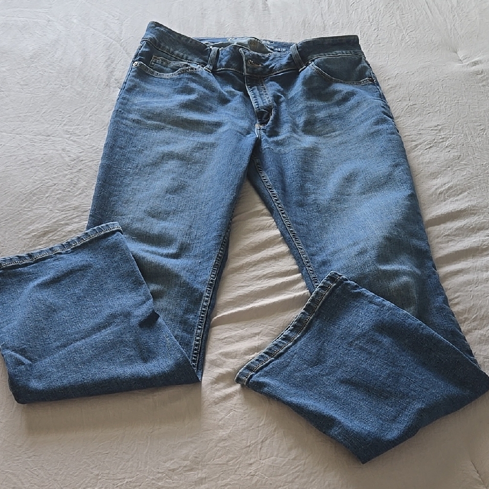 Wrangler Blue Straight Leg Jeans with Classic Denim Style